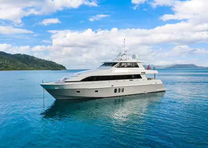 Luxury yacht SEGARA: a wonderful choice for charters in the Whitsundays