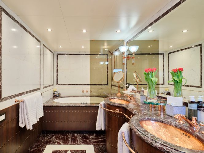 Master ensuite