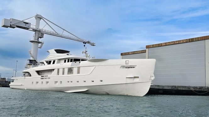 Luxury yacht PROJECT 610