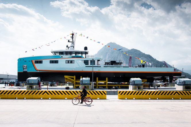 Luxury yacht FIVE OCEANS