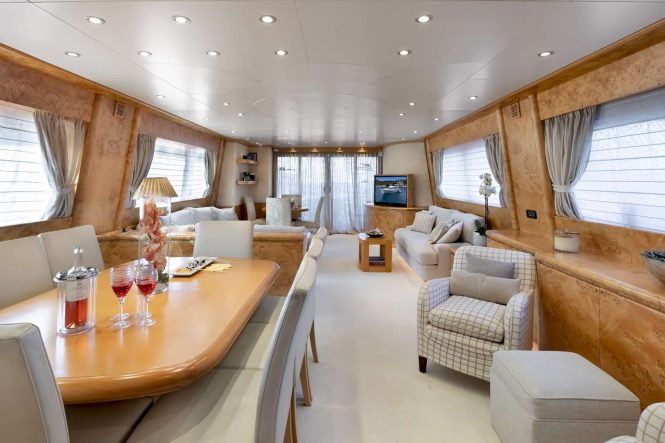 Sober and inviting interior areas