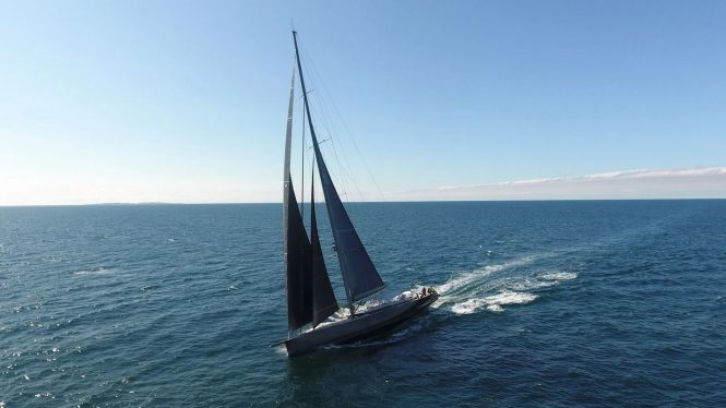 Sailing yacht ZEMI