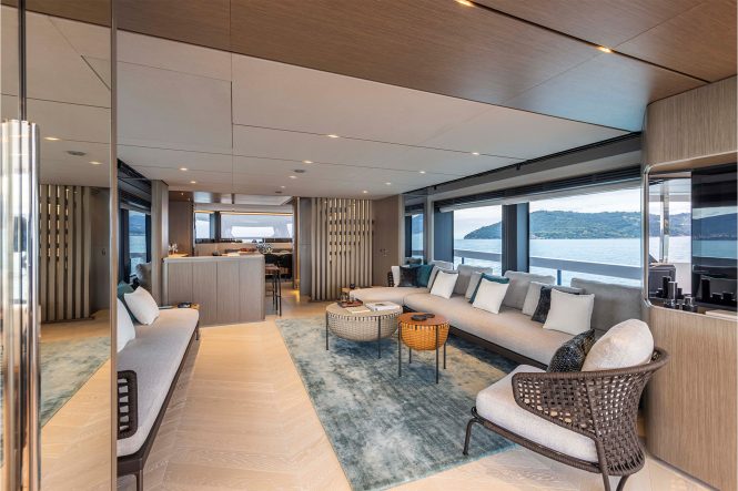 Motor yacht INFYNITO 90 - interior - sistership to LOVE