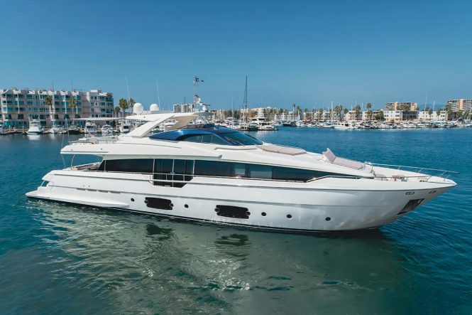 Charter 29m motor yacht SOL SHINE in New England or Florida and the Bahamas
