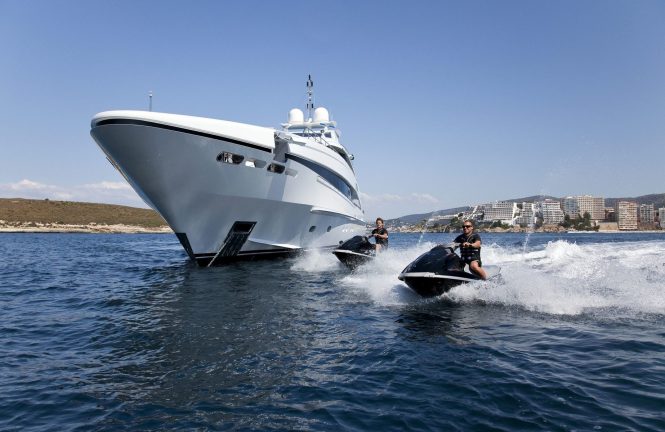 44m charter yacht JEMS offers 9 days for the price of 7 in August in Italy