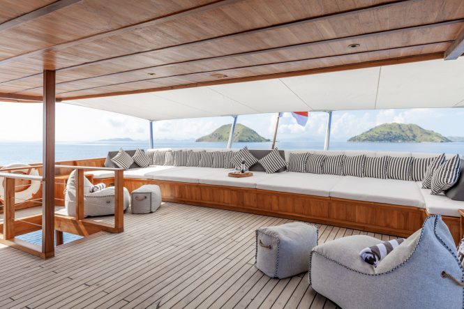 Upper deck terrace aft
