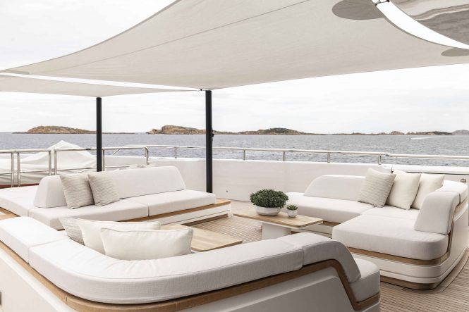Bridge deck | image courtesy of Benetti