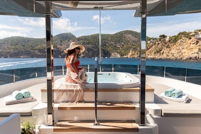 Luxury yacht KIKI V | Deck jacuzzi