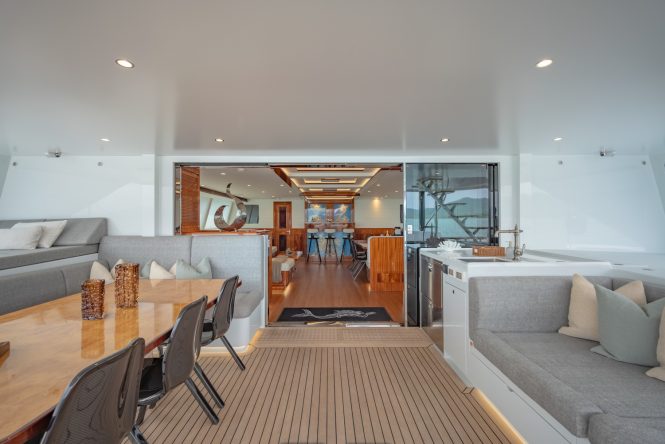 Great indoor - outdoor flow