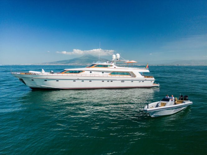 Explore the charm of Italy on board elegant gentleman’s motor yacht DISCO VOLANTE