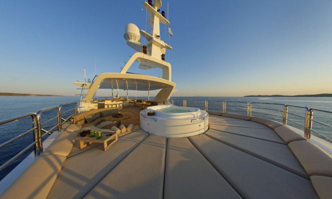 Sun deck