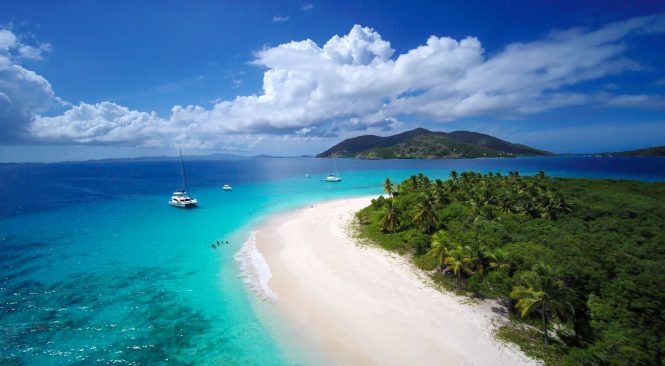 Exclusive yacht charters in the British Virgin Islands: Smooth Sailing in Protected Waters