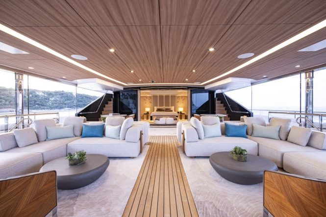 Deck lounge - motor yacht LUNA