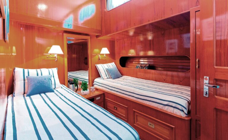 Twin cabin