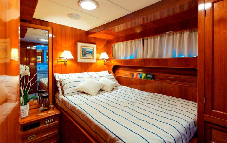 Double cabin