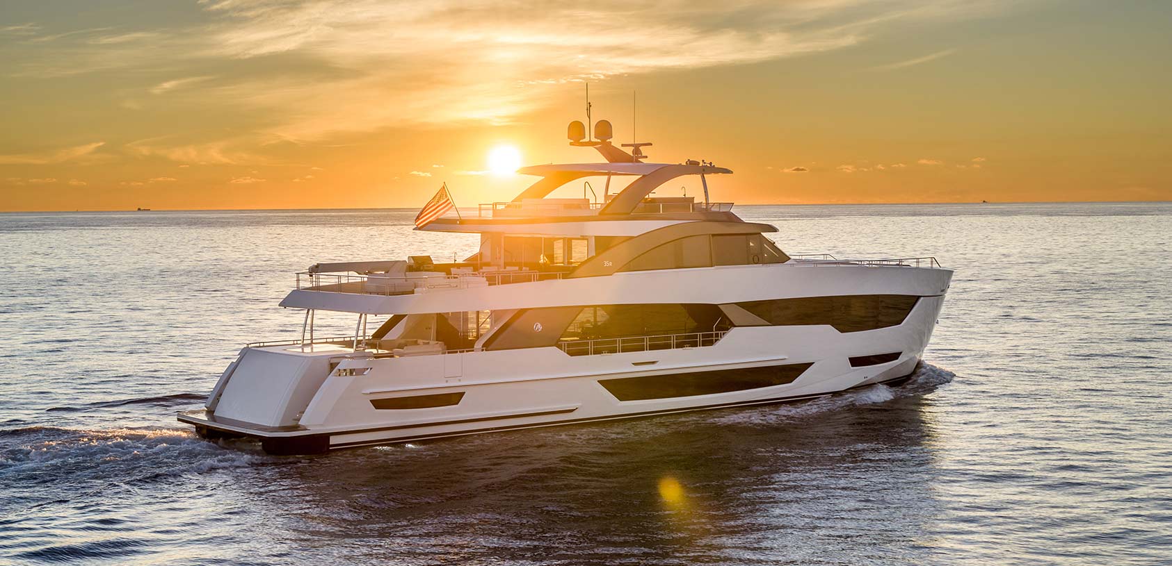 Yacht ZIGGY, Ocean Alexander 35R | CHARTERWORLD Luxury Superyacht