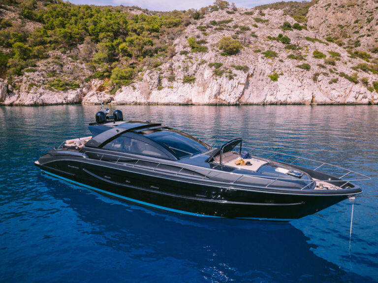 Motor yacht WHO CARES