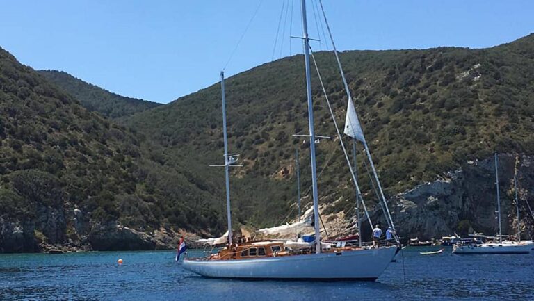 Classic Sailing Yachts