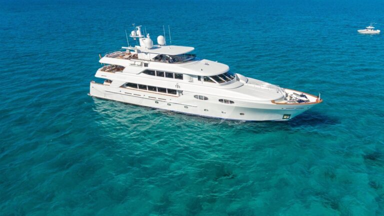 Super yacht MISS STEPHANIE (ex TCB