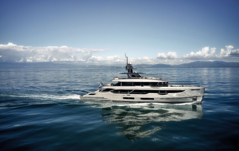 Motor yacht LEXSEA