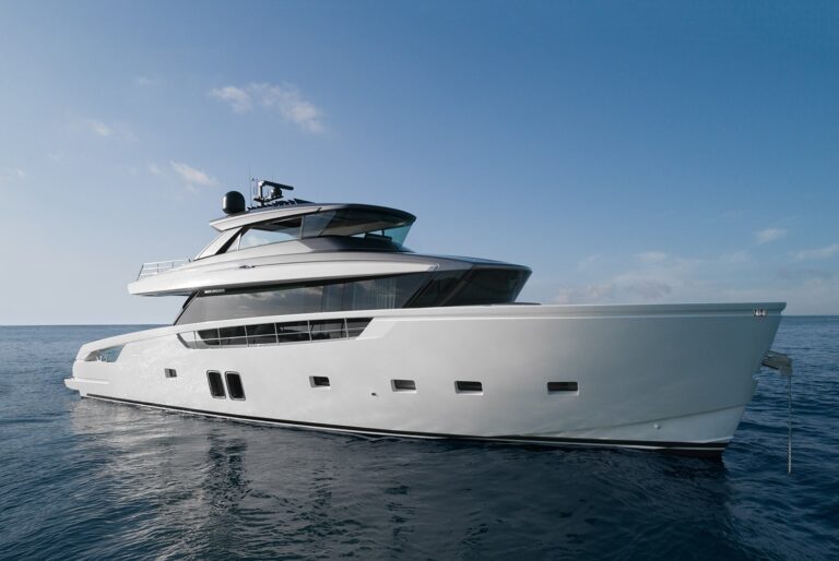Luxury Yacht CLOUD IX