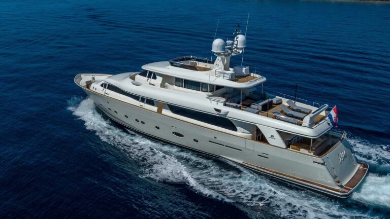 Ferretti Navetta Custom