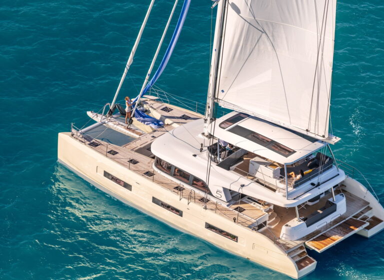 Luxury Yacht LUCKY YOU