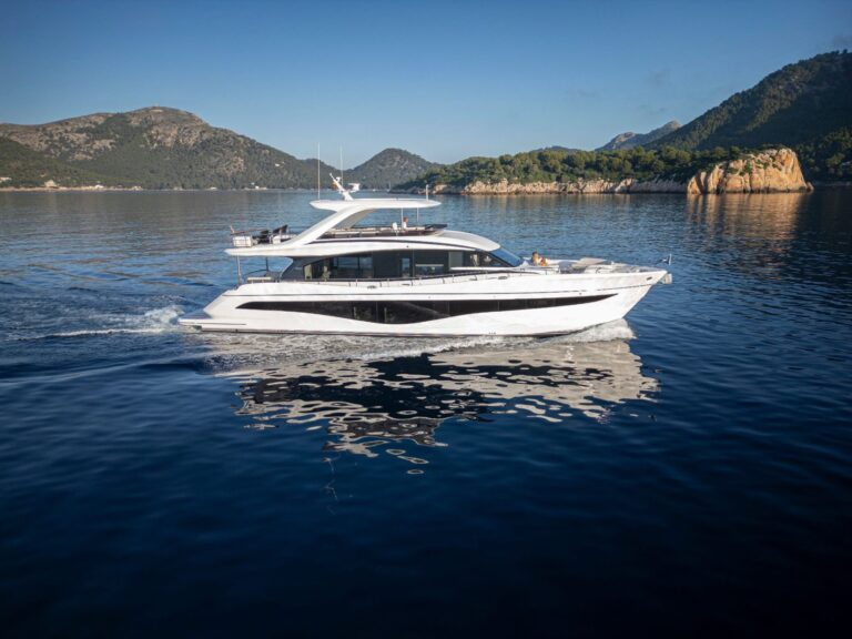 Luxury Yacht LUMI