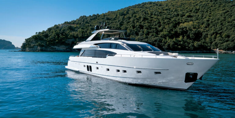Luxury Yacht QUEEN MARTINA (sistership)