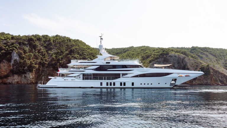 Luxury Yacht SEAGULL MRD