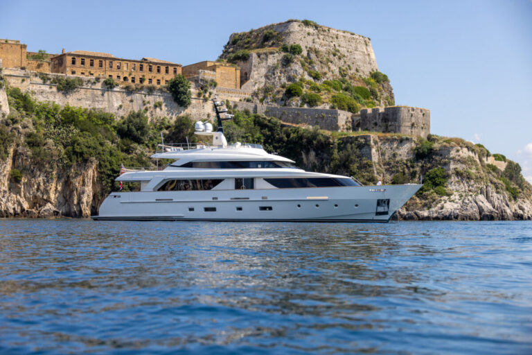 Luxury Yacht ZULU 3