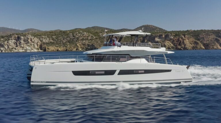 Motor Catamaran CORE