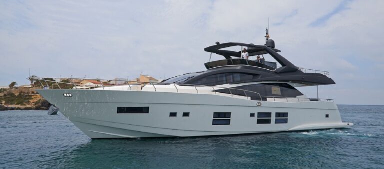Motor Yacht BISCAYNE