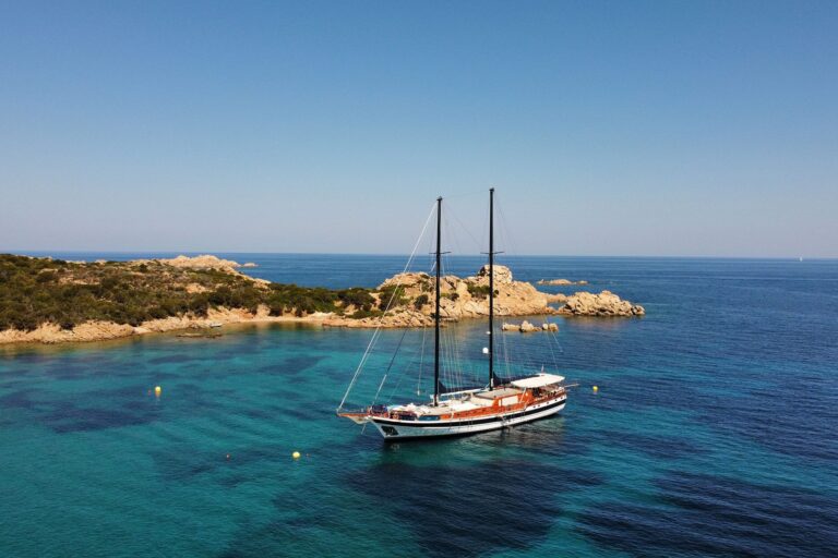 ELIANORA