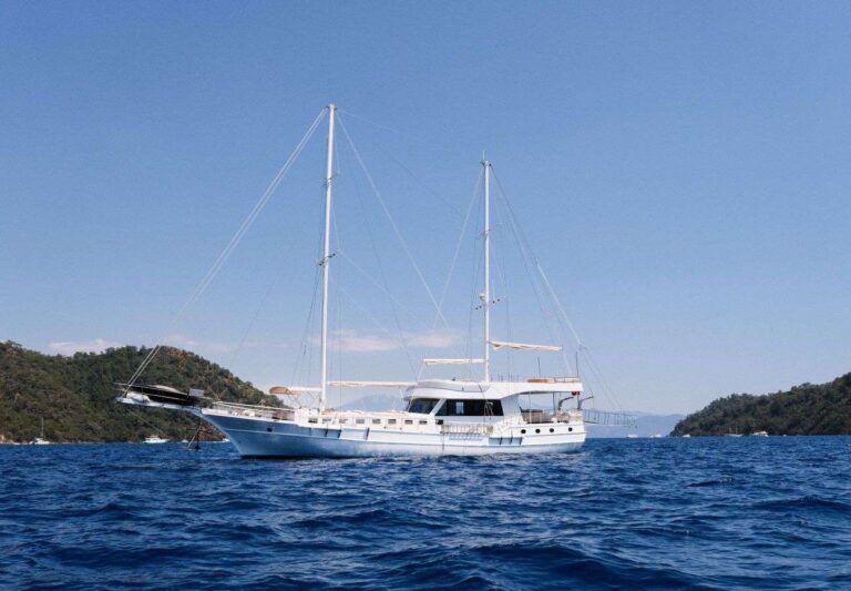 Sailing Yacht ESCAPE