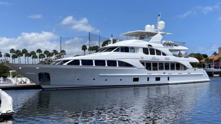 Superyacht ALLORA