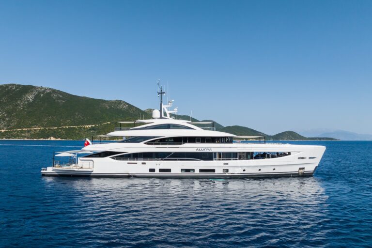 Superyacht ALUNYA