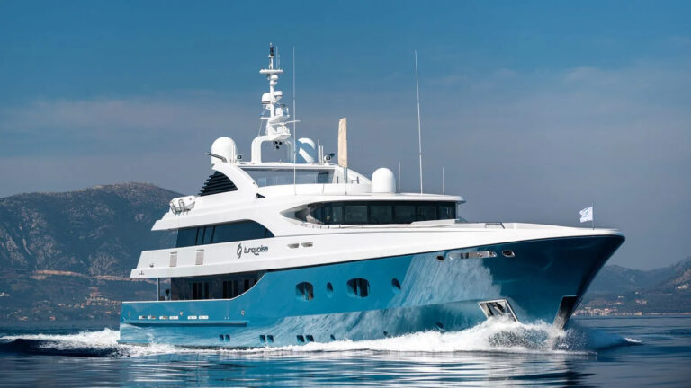 Turquoise Yacht Construction