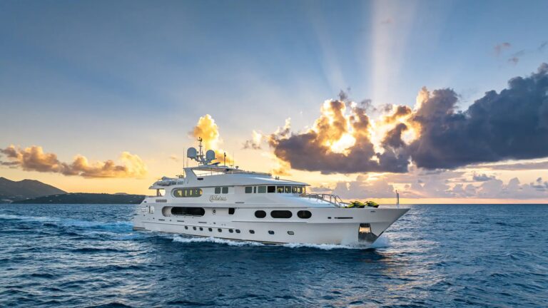 Superyacht MILESTONE