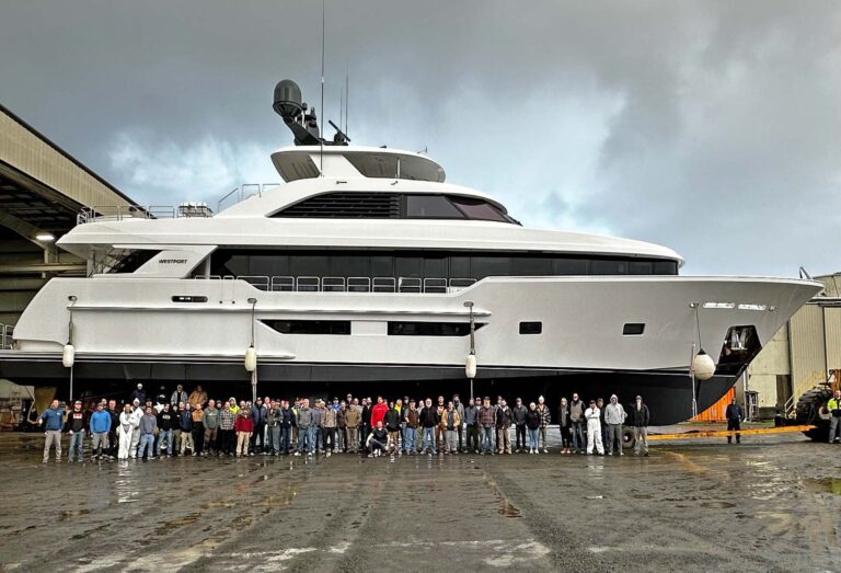 Superyacht PRICELESS