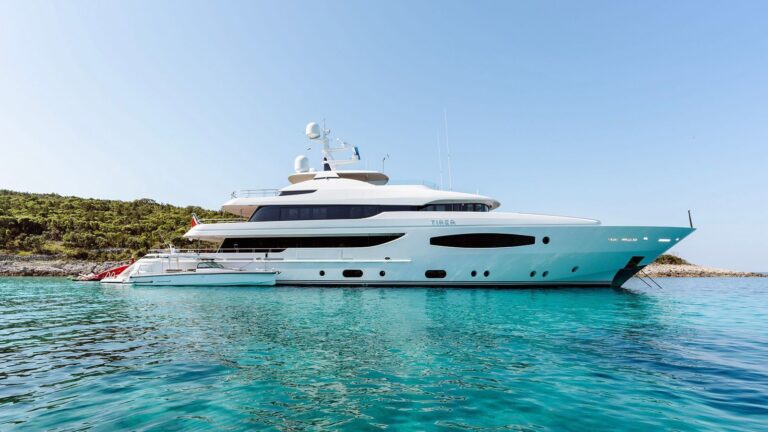 Superyacht TIREA