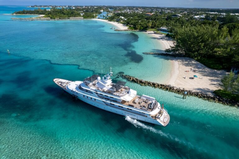 LUXURY 49M SUPERYACHT FROM CAMPANELLA