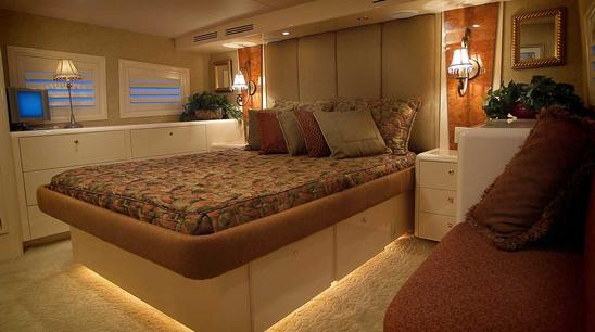 102 Azimut NEVER ENDING JOURNEY - Guest Stateroom