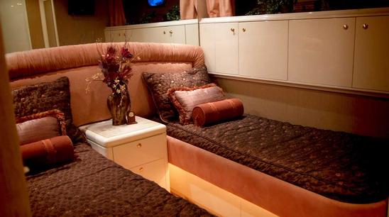 102 Azimut NEVER ENDING JOURNEY - Kids Stateroom