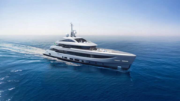 Luxury Yacht DYNA