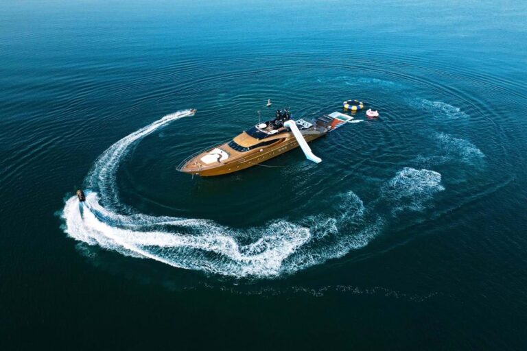 Luxury Yacht 42M PALMER JOHNSON