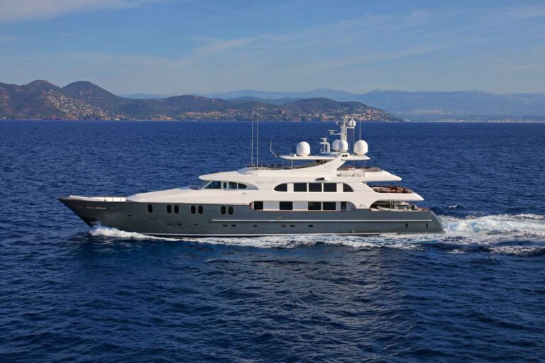 Luxury Yacht AQUA MARE
