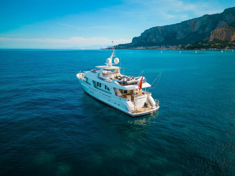 Luxury Yacht HEERLIJCKEID