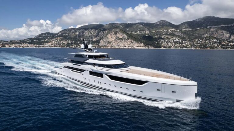 Luxury Yacht MALIA