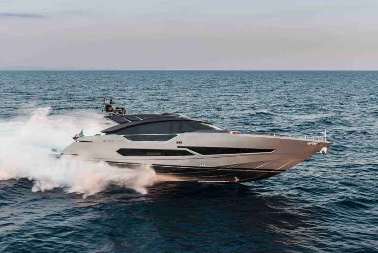 Luxury Yacht MISS MONEYPENNY